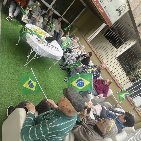 Dia de jogo do Brasil no jardim